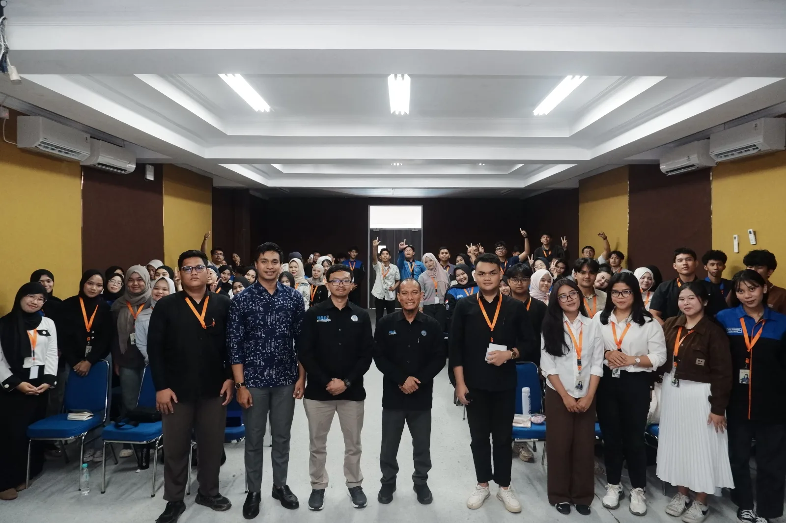 Mengenal Identitas Historis dan Dinamika Masyarakat Adat Mapur dalam Relasi Global melalui Eurasia Community Class First Session